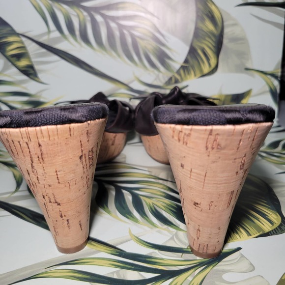 Coach Black Karen Heels Cork Heel Size 10 - Picture 2 of 6